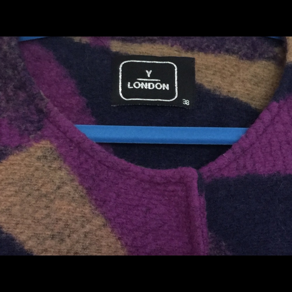 One-Of-A-kind Color Block Coat - Picture 3 of 6